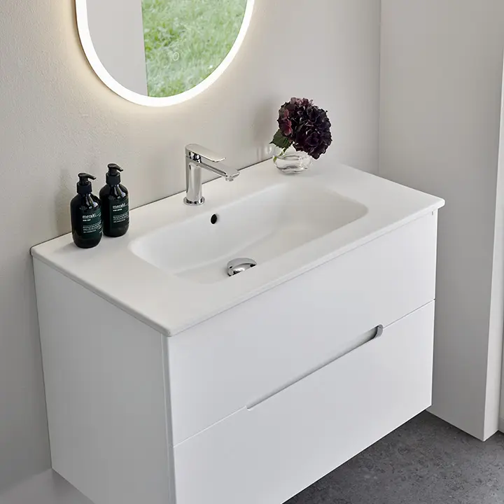 WASHBASIN WITH SPACIOUS SINK