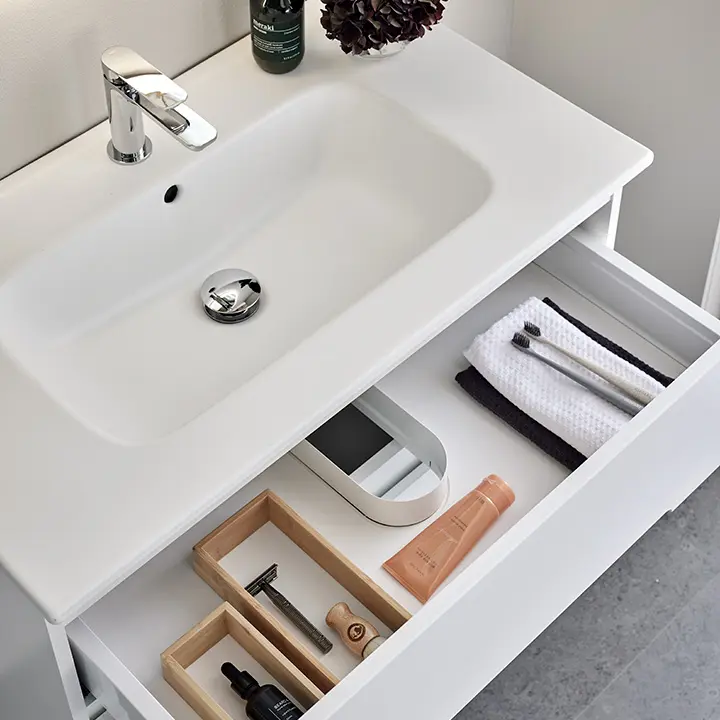 Drawers with full extension