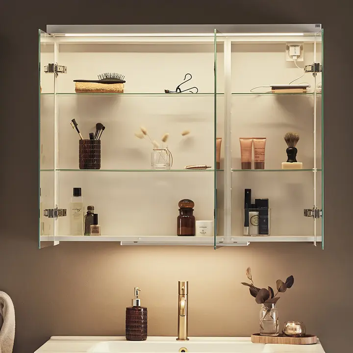 Store mirror cabinet