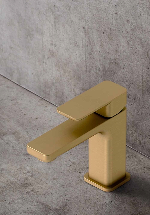 BASIN MIXER SMOOTH LOW BRUSHED BRASS