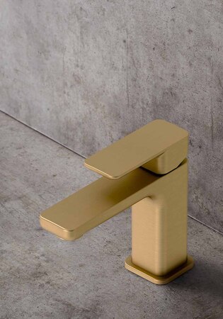 Basin Mixer Smooth Low Brushed Brass