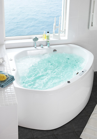 Aqua 140C Bathtub