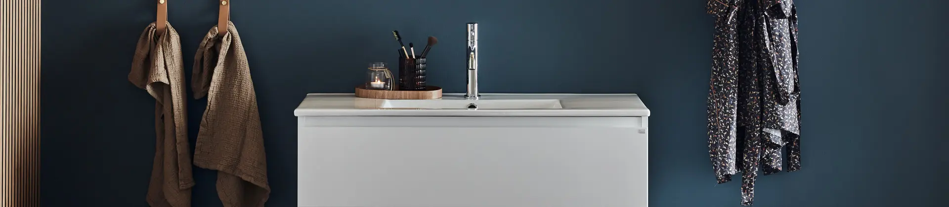 Style bathroom furniture