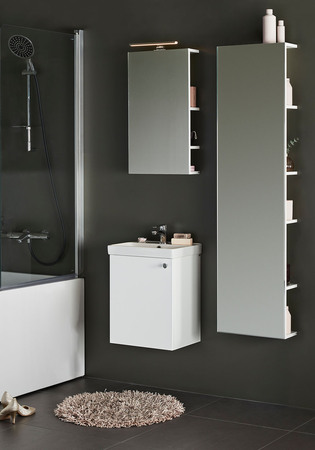 Under Cabinet Neat Door White 420