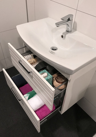 Life 600 W Under Cabinet And Cabinet Fronts White Mat